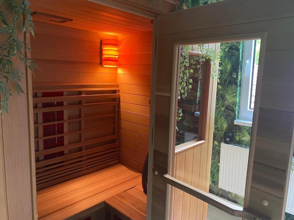 Schoene Ferienwohnung „Zum Glueck Tropical“ Eisenach Esterno foto